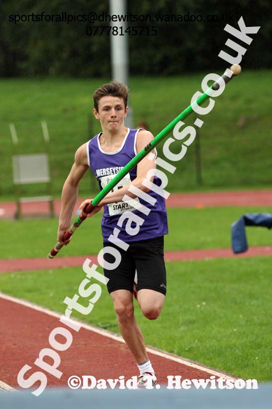 Mens pole vault Northern Inter-Counties under-17s and 15s at Witton Park, Blackburn. Photo: David T. Hewitson/Sports for All Pics